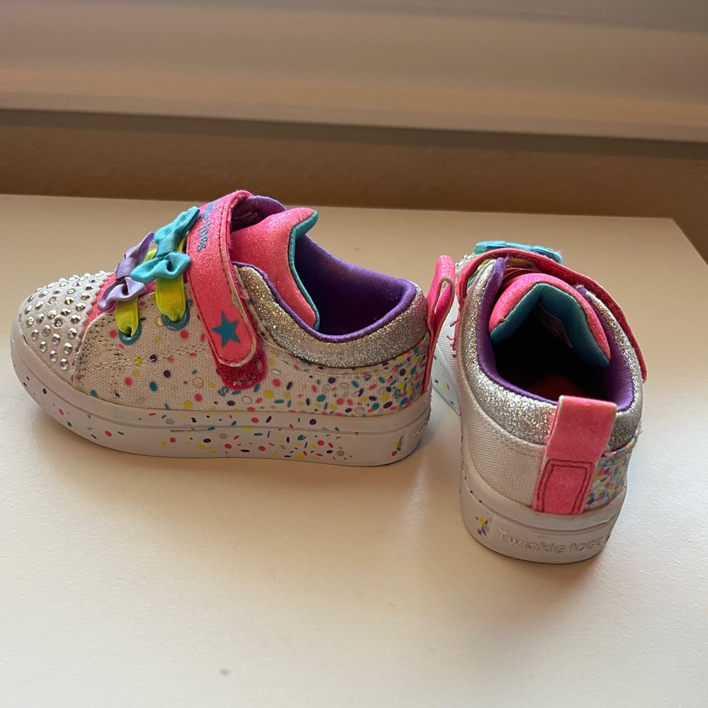 Size 7 Skechers twinkle toes shoes